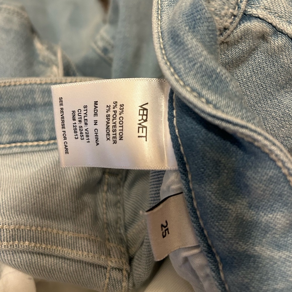 Vervet Two-Toned Flare Jeans - Picture 4 of 4